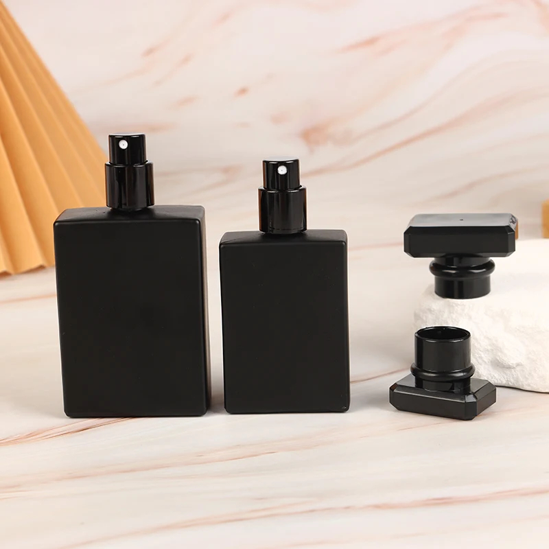 30/50ml Bright Black Perfume B - Water Bottle Blank のレビューと価格